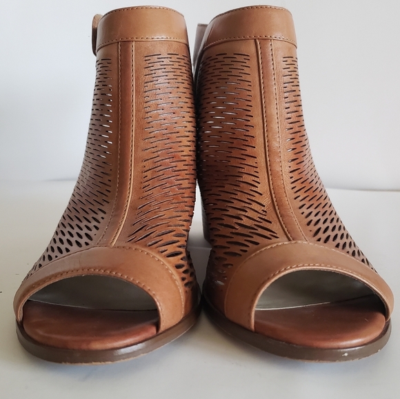 VINCE CAMUTO Shoes Heels Slingback Open Toe Brown Leather Size 8.5M - Picture 2 of 16